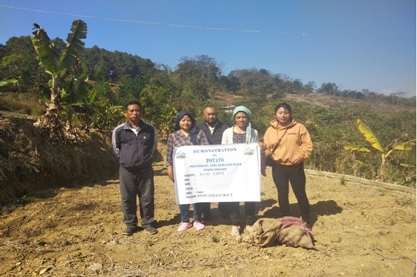 ATMA Kobulong block conducted demonstration on potato and bittergourd at Mangkolong, Mopungchuket and demonstration on cucumber and chilli was conducted at Longpa village with Renbemo ACTO (Horti) KVK as the resource person on February 6. The farmers were briefed about raising healthy and disease free seedlings for increasing production of vegetable crops. (Photo Courtesy: ATMA Kobulong)